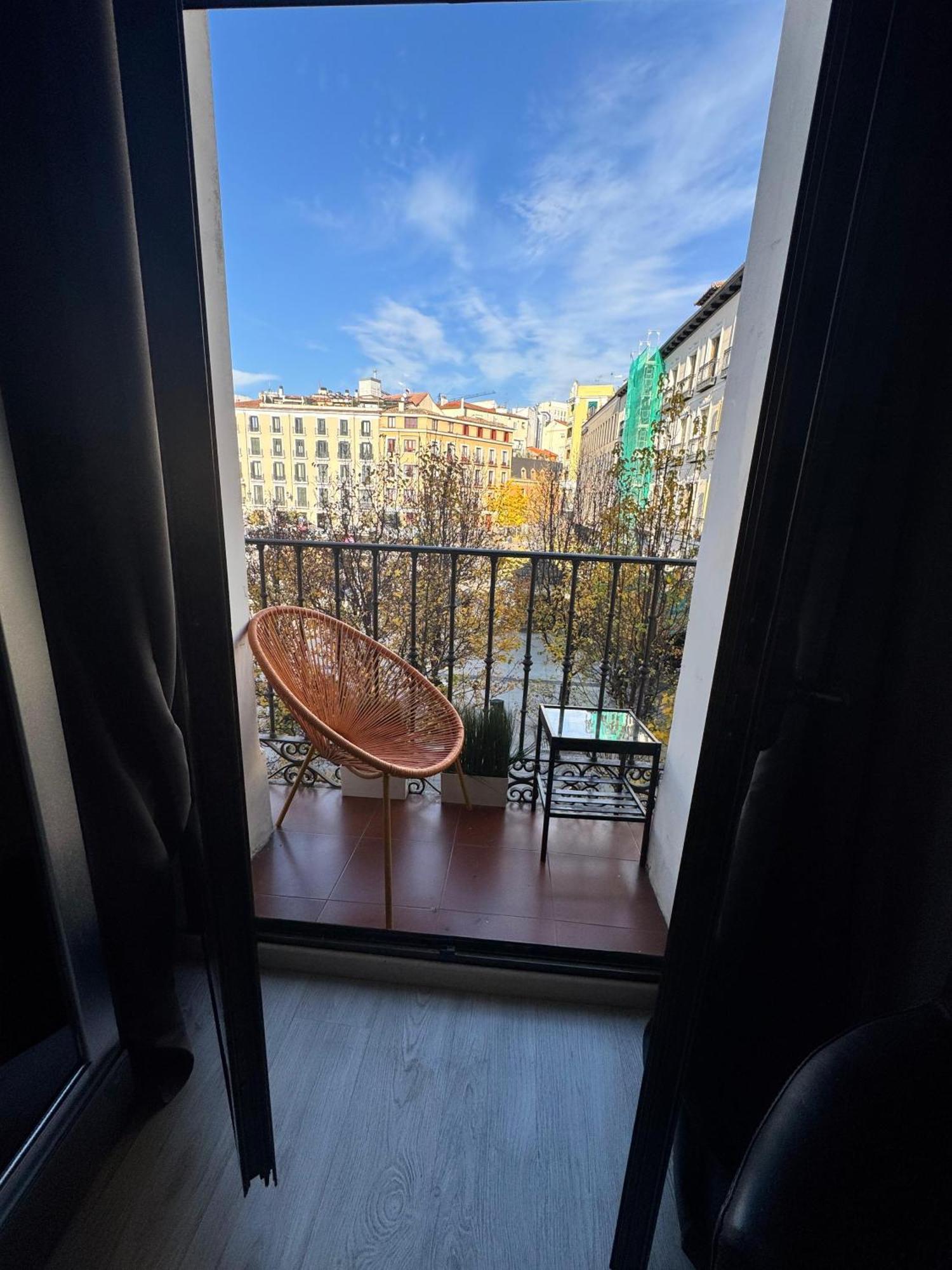 Opera Lux Hotel Madrid Bagian luar foto